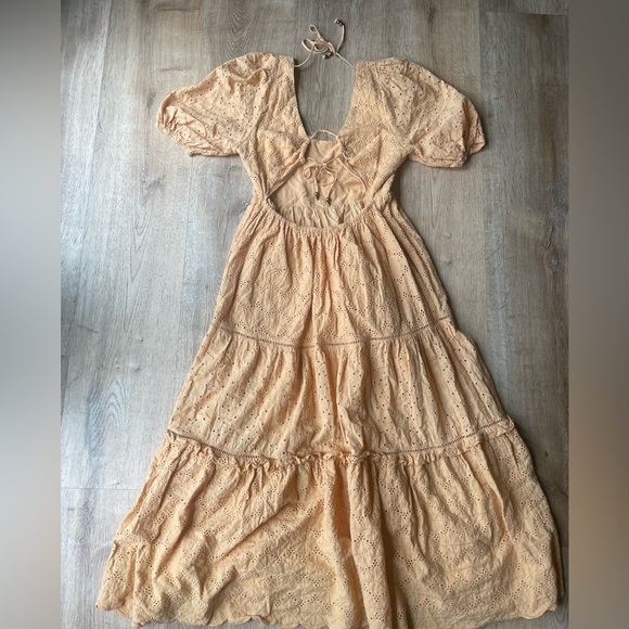 Free People Harni Eyelet Puff Sleeve Midi Dress in Peachy yellow Boho Open Back - Picture 6 of 7